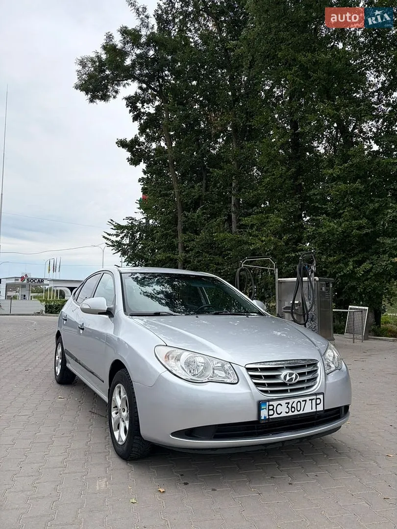 Hyundai Elantra, 2010