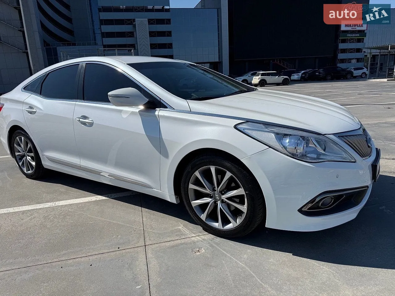 Hyundai Genesis, 2014