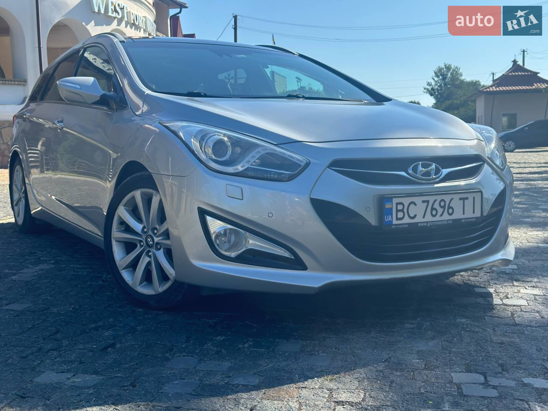 Hyundai i40, 2011