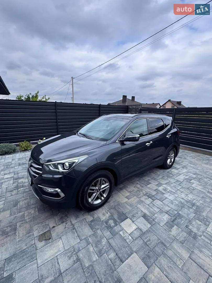 Hyundai Santa FE 2017 — 1