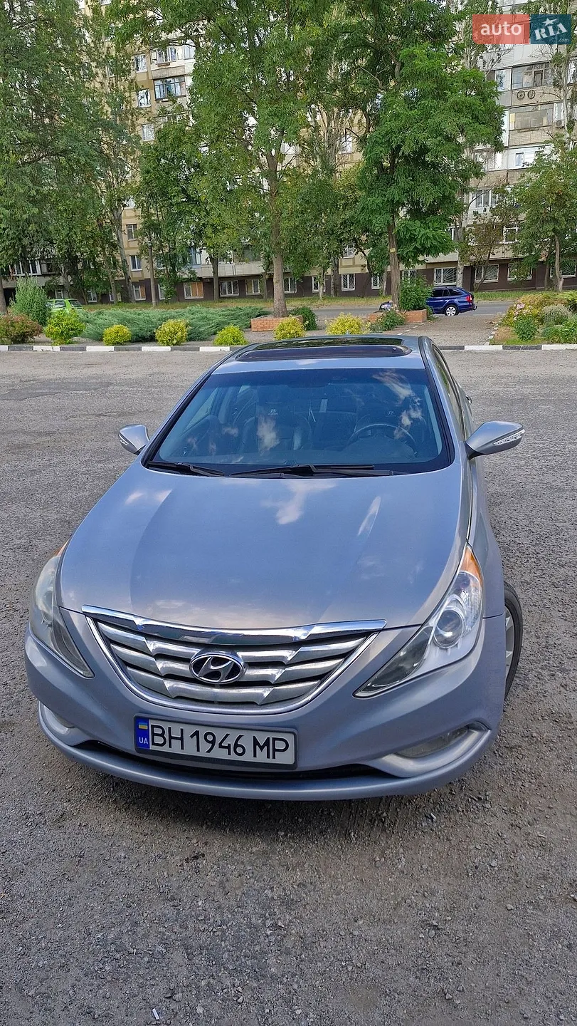 Hyundai Sonata, 2011