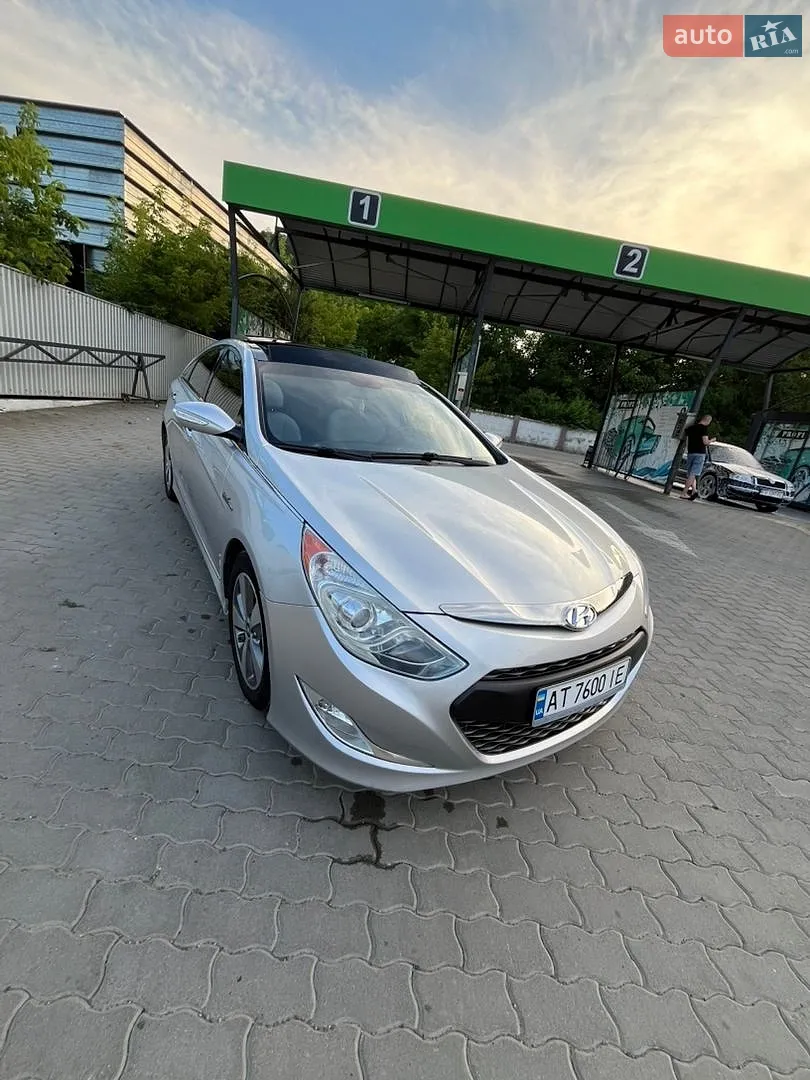 Hyundai Sonata, 2011