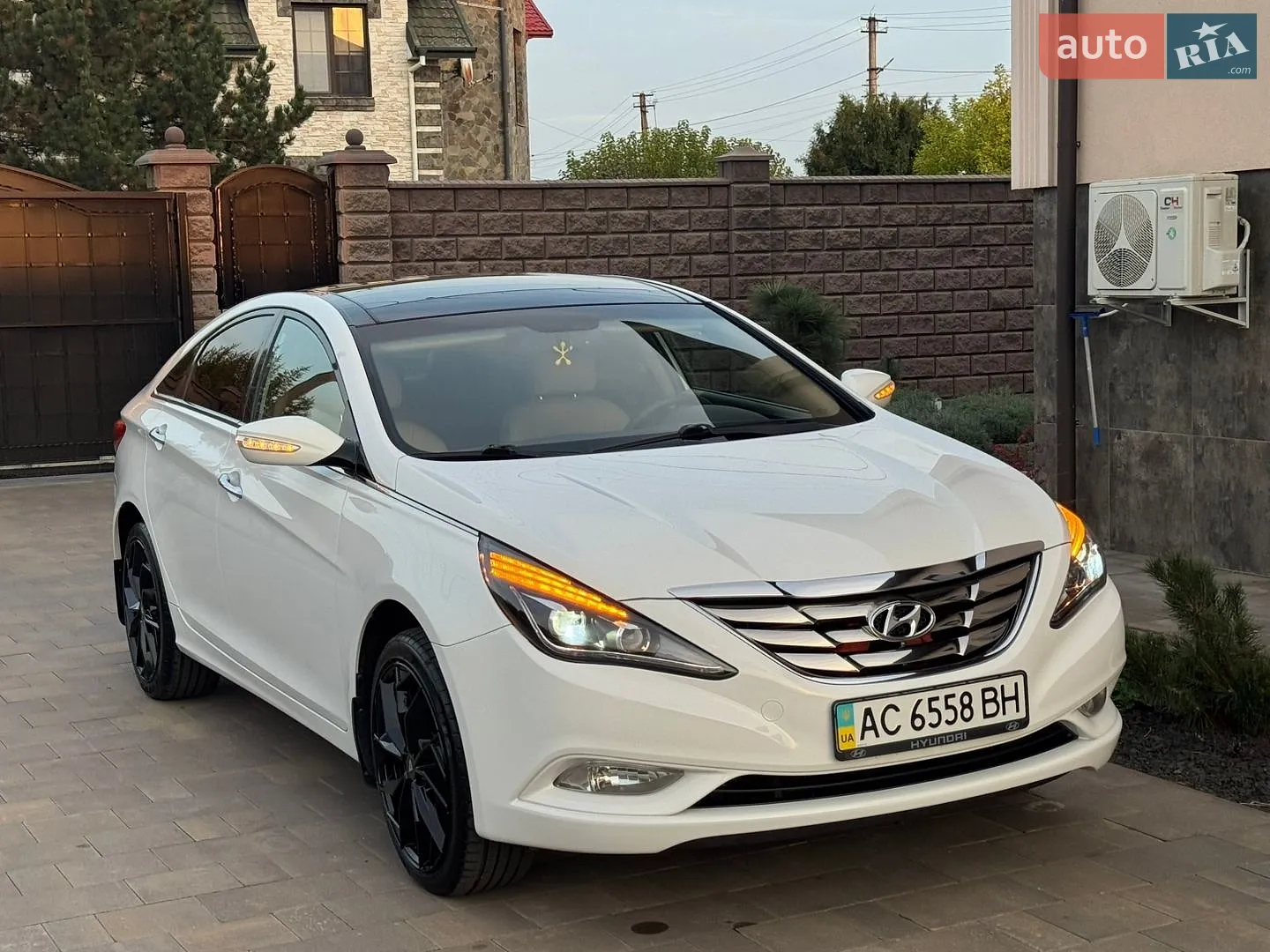 Hyundai Sonata, 2011