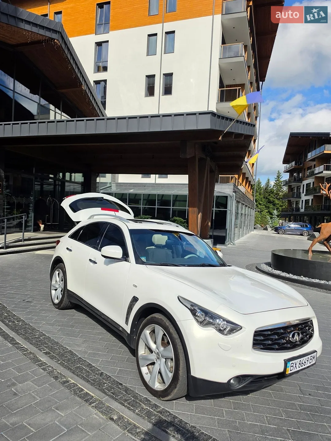 Infiniti FX 30, 2011