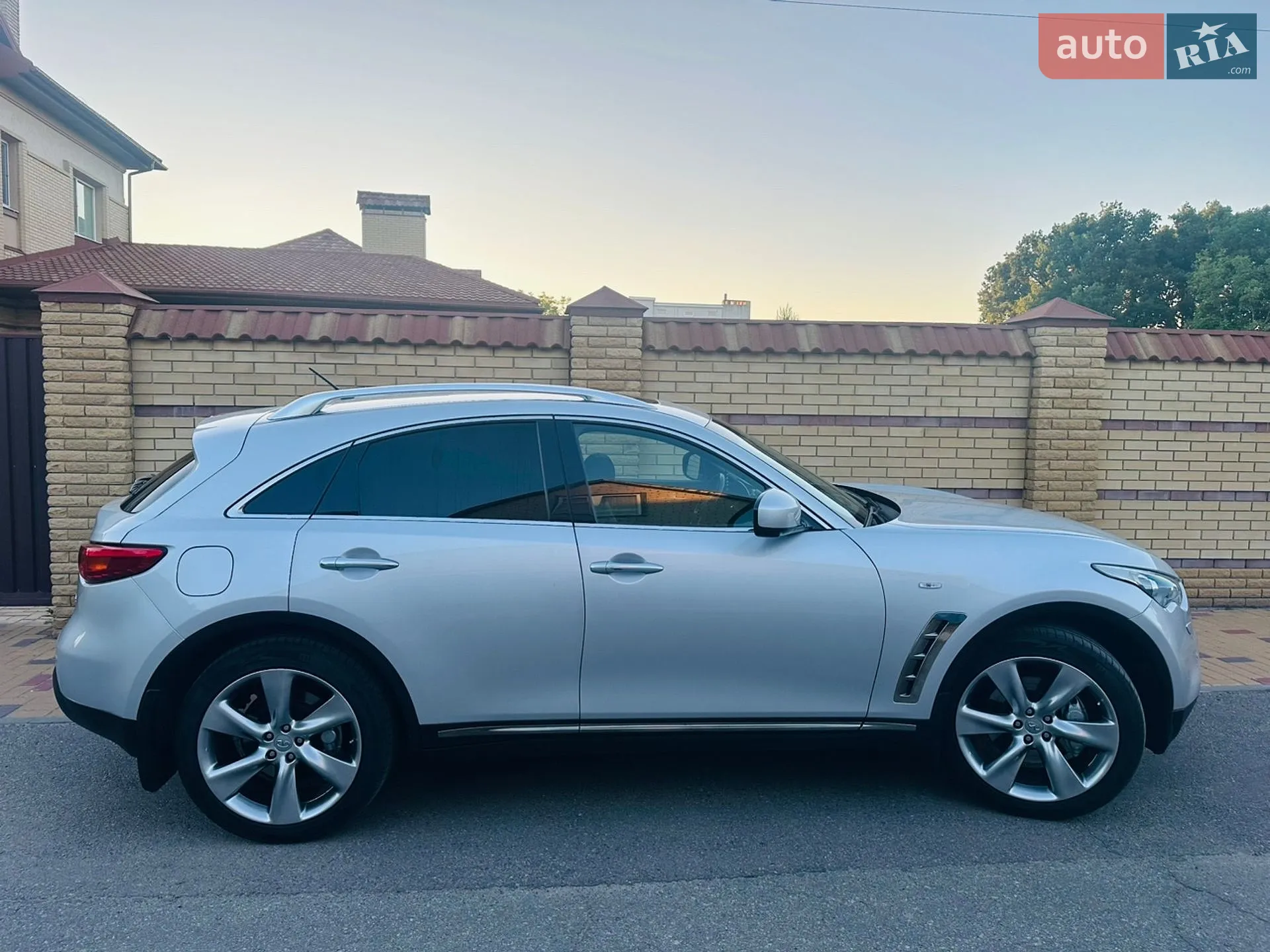 Infiniti FX 37, 2010