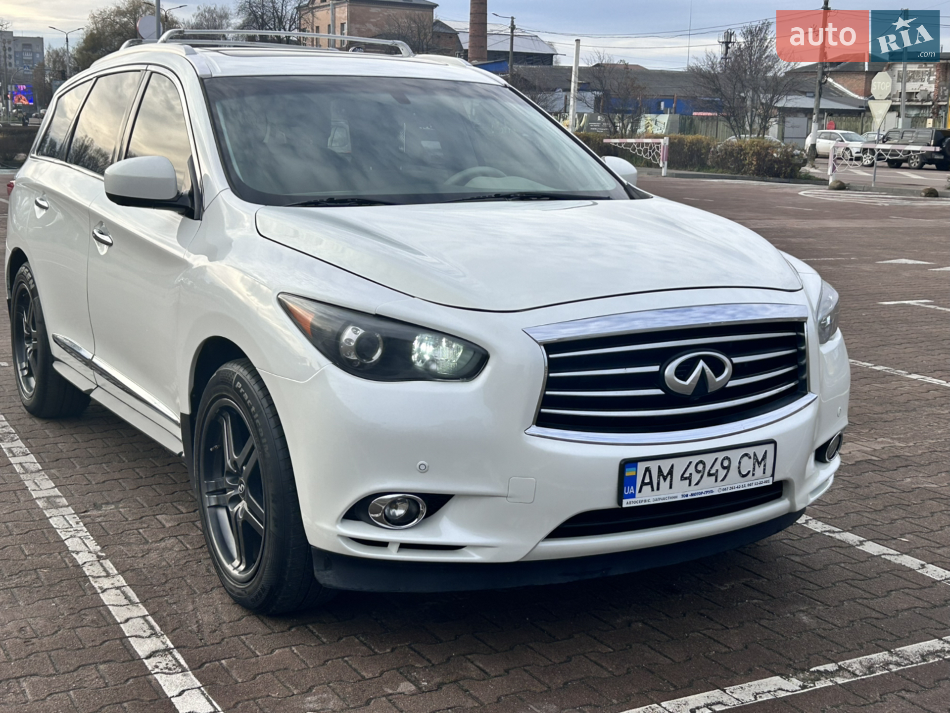 Infiniti JX35, 2013