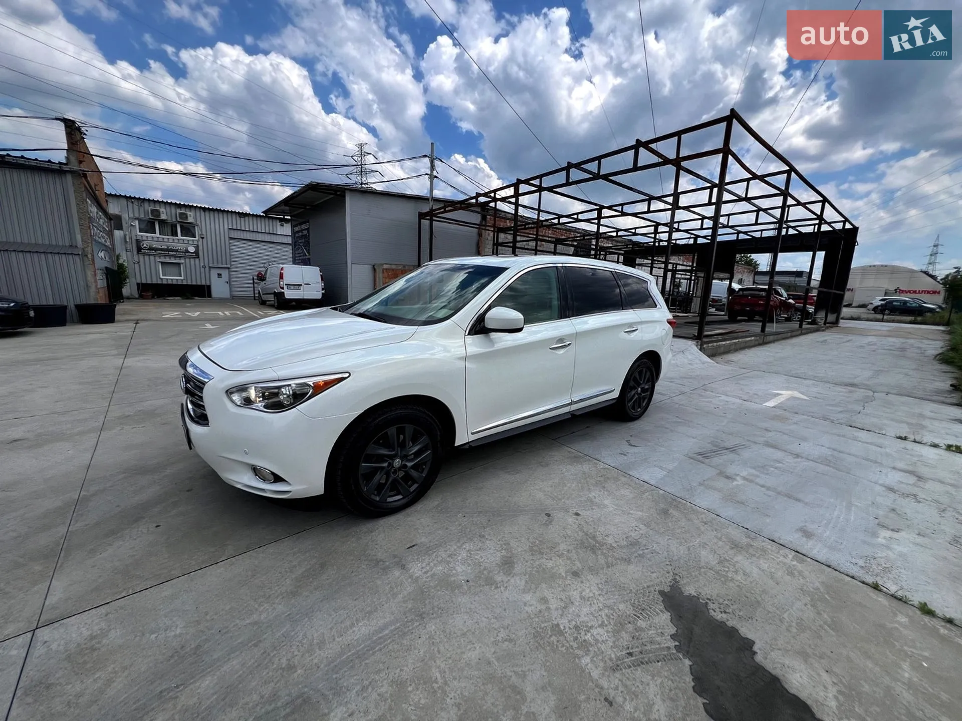 Infiniti JX35, 2012