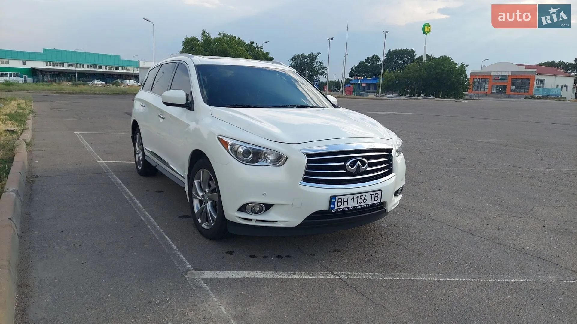 Infiniti JX35, 2012