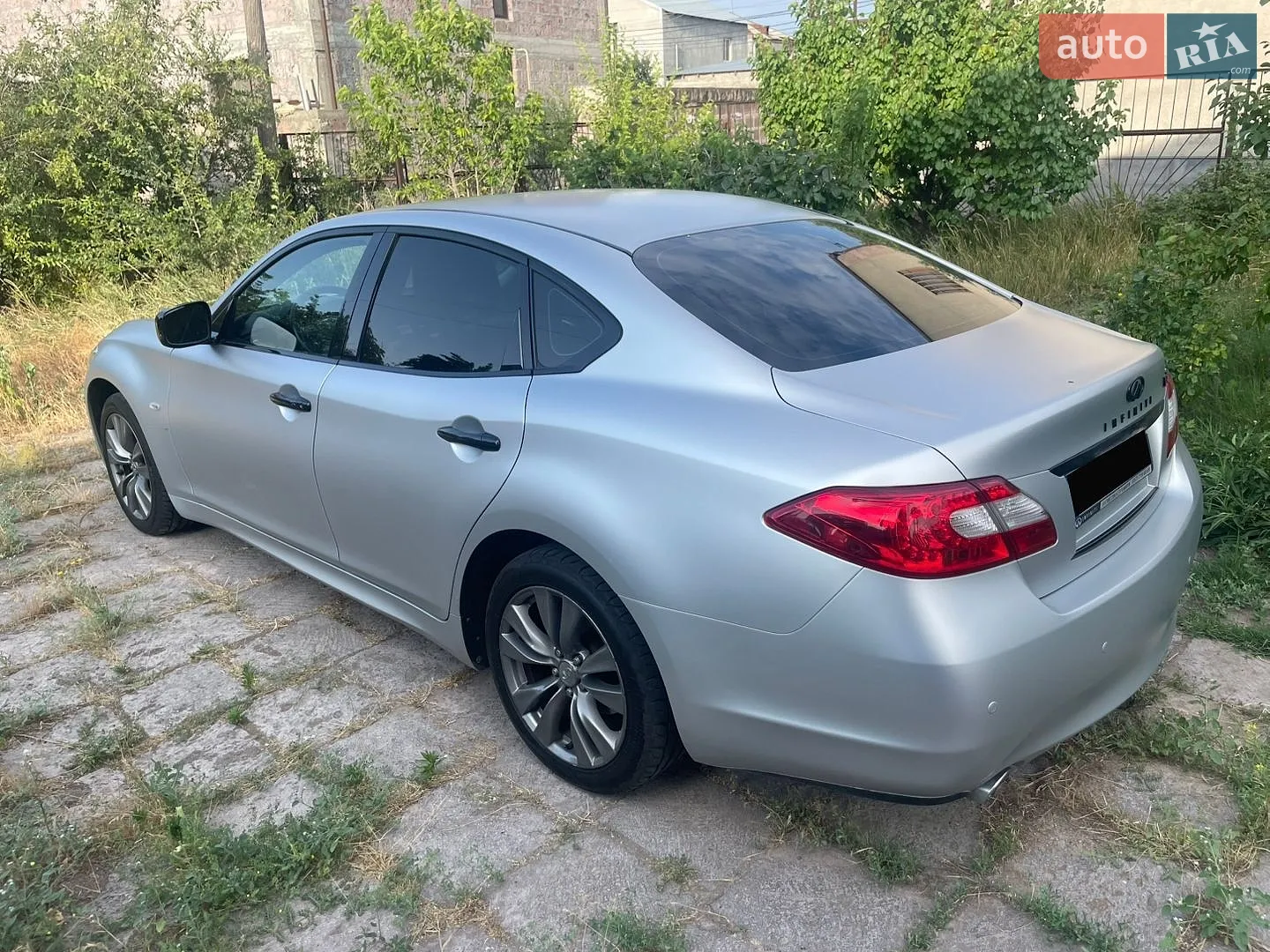 Infiniti M37 2011 — 1