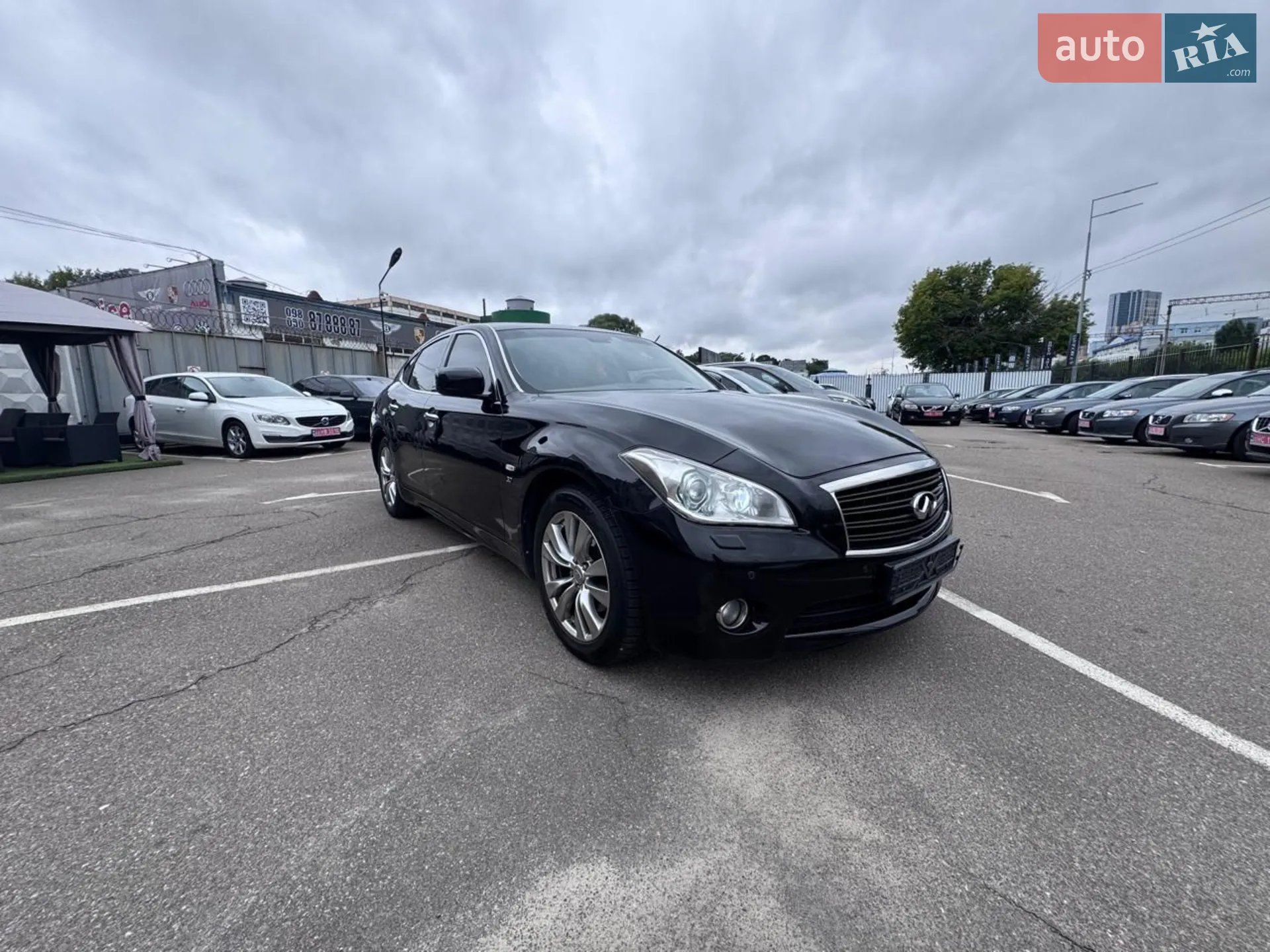 Infiniti Q70, 2013