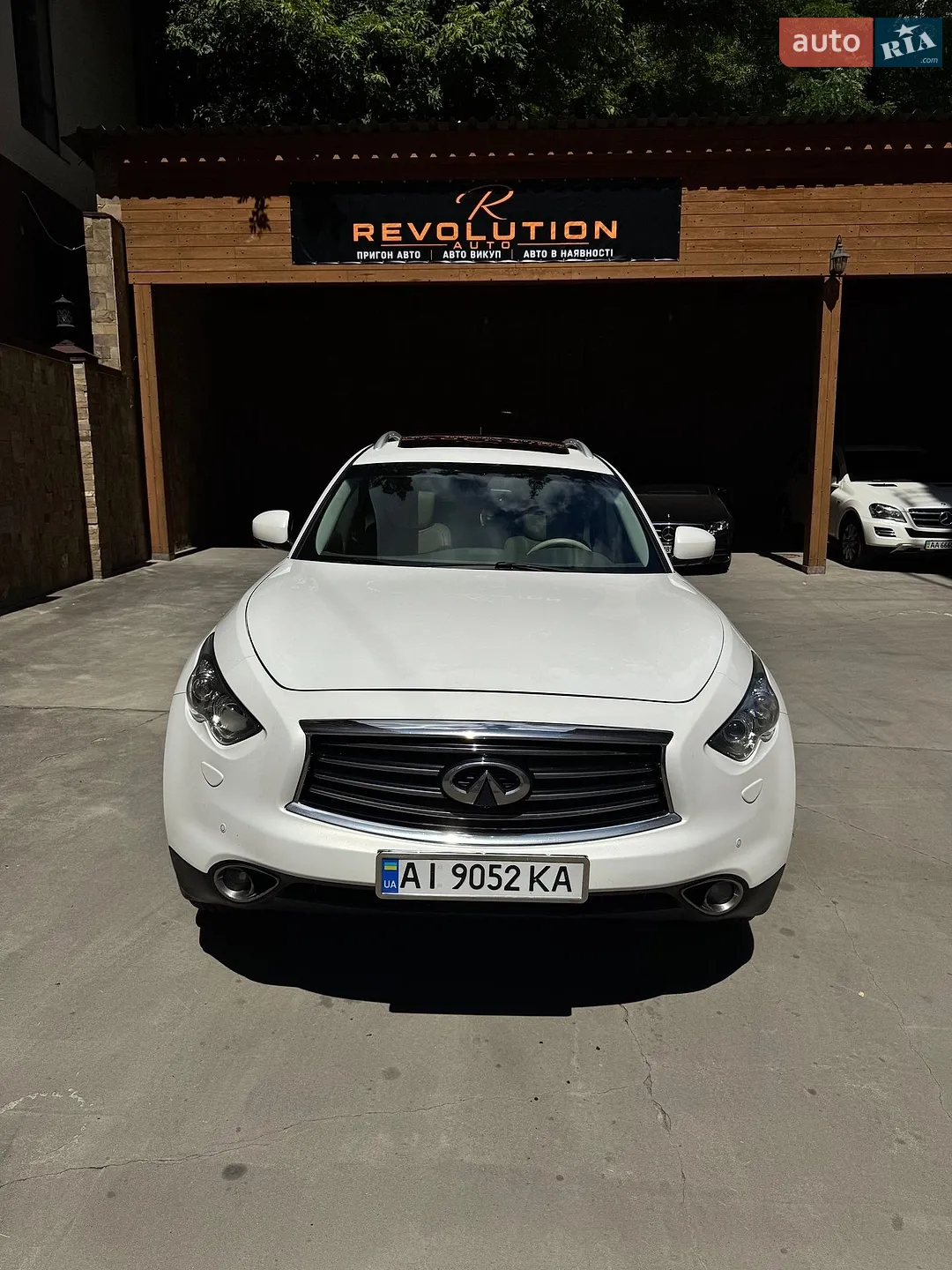 Infiniti Q70, 2013