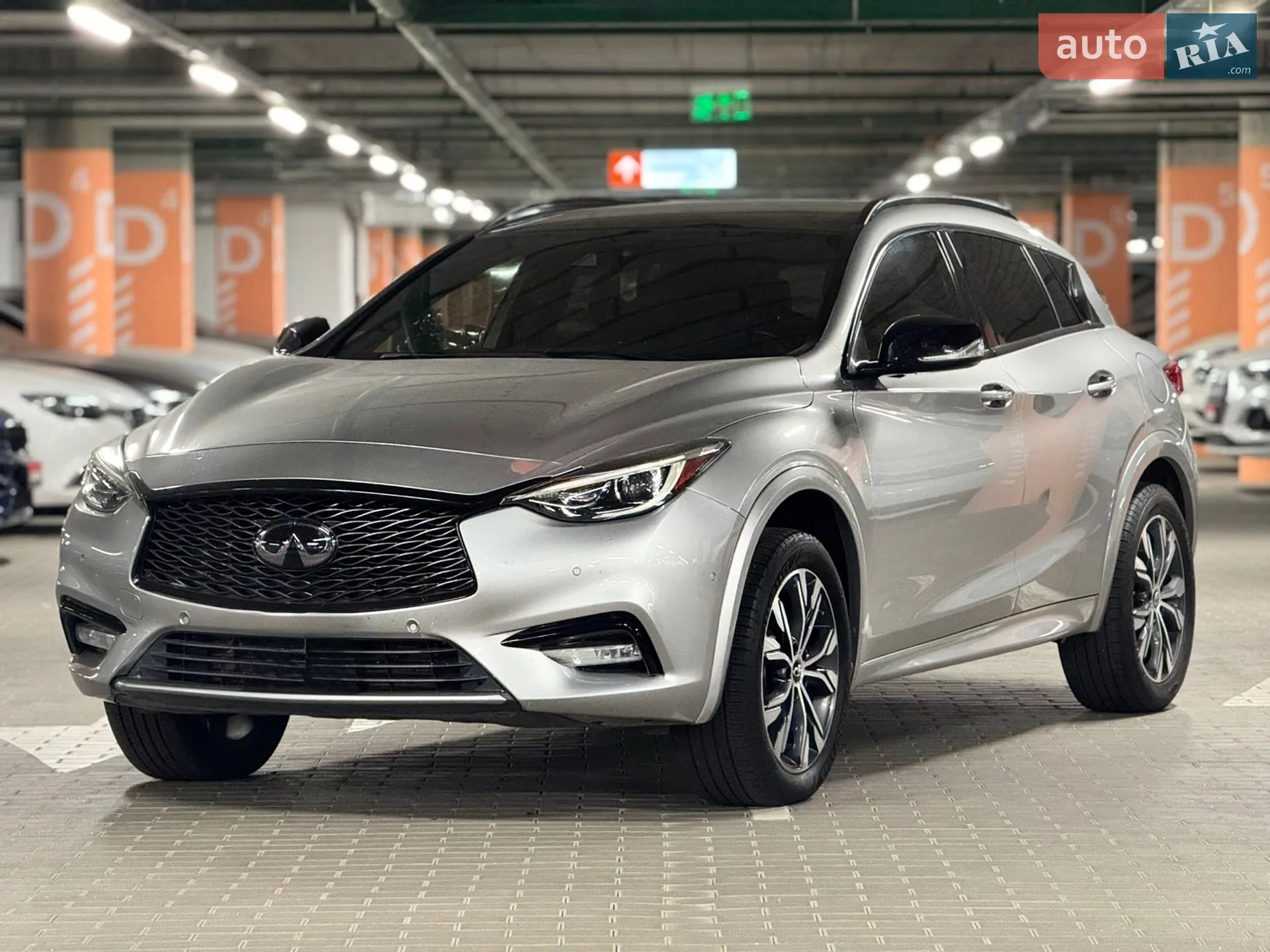 Infiniti QX30, 2016
