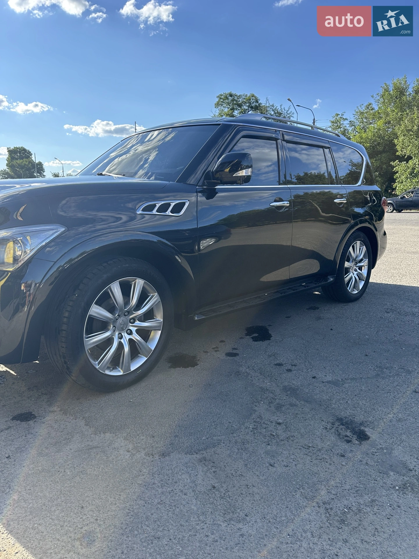 Infiniti QX56, 2011