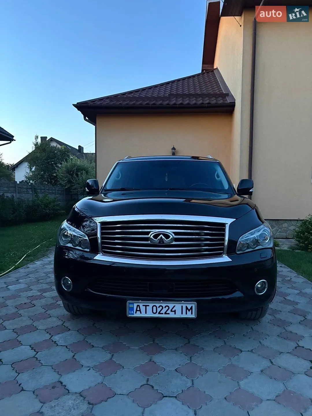 Infiniti QX56, 2010