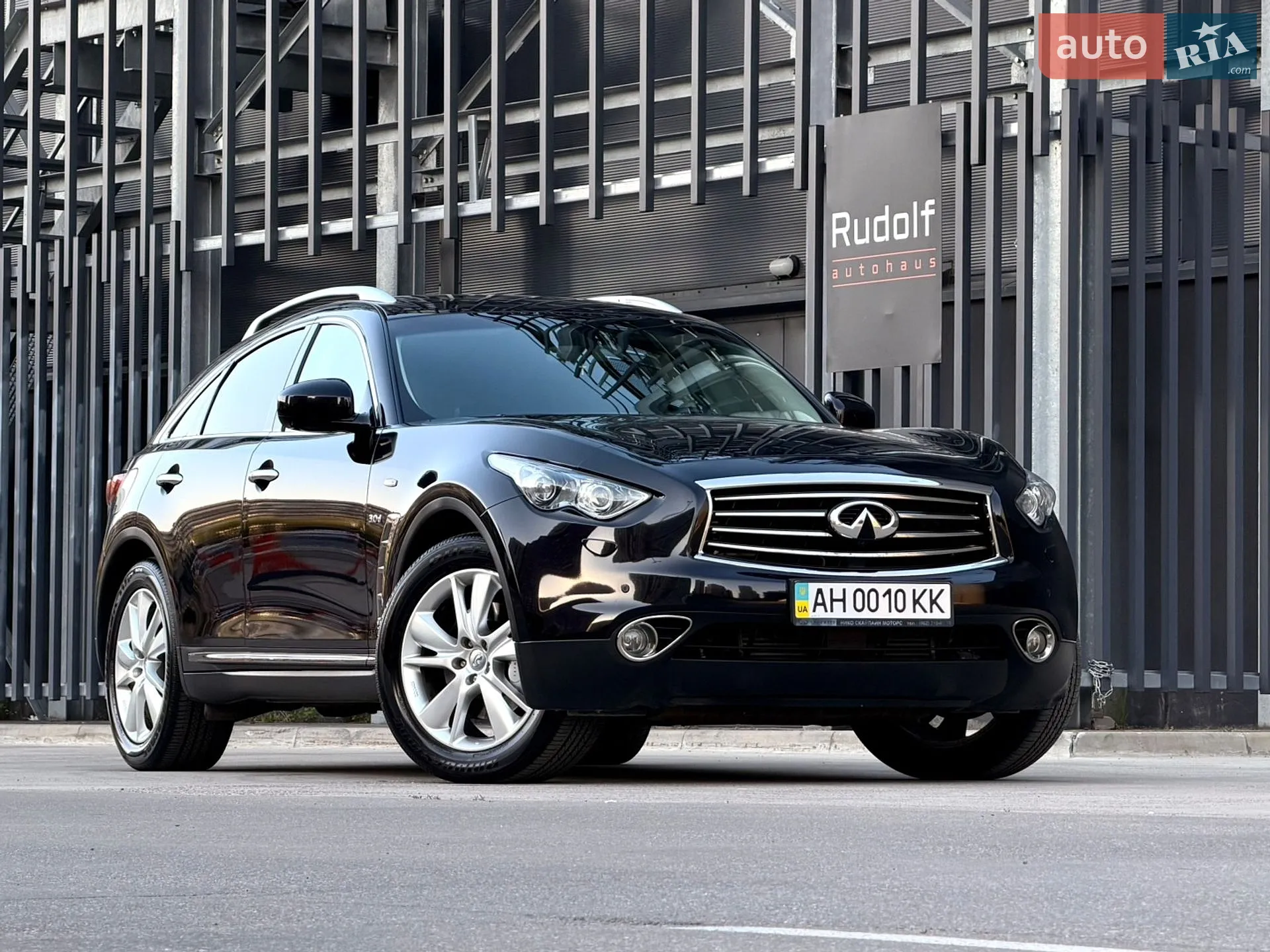 Infiniti QX70, 2013