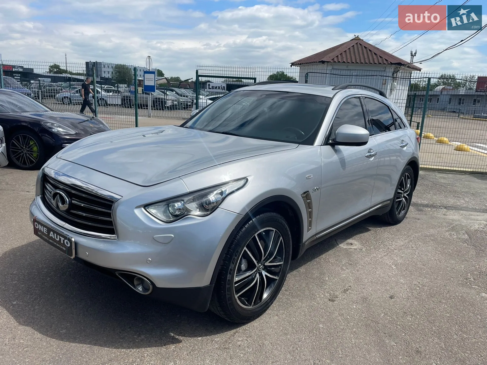 Infiniti QX70, 2015