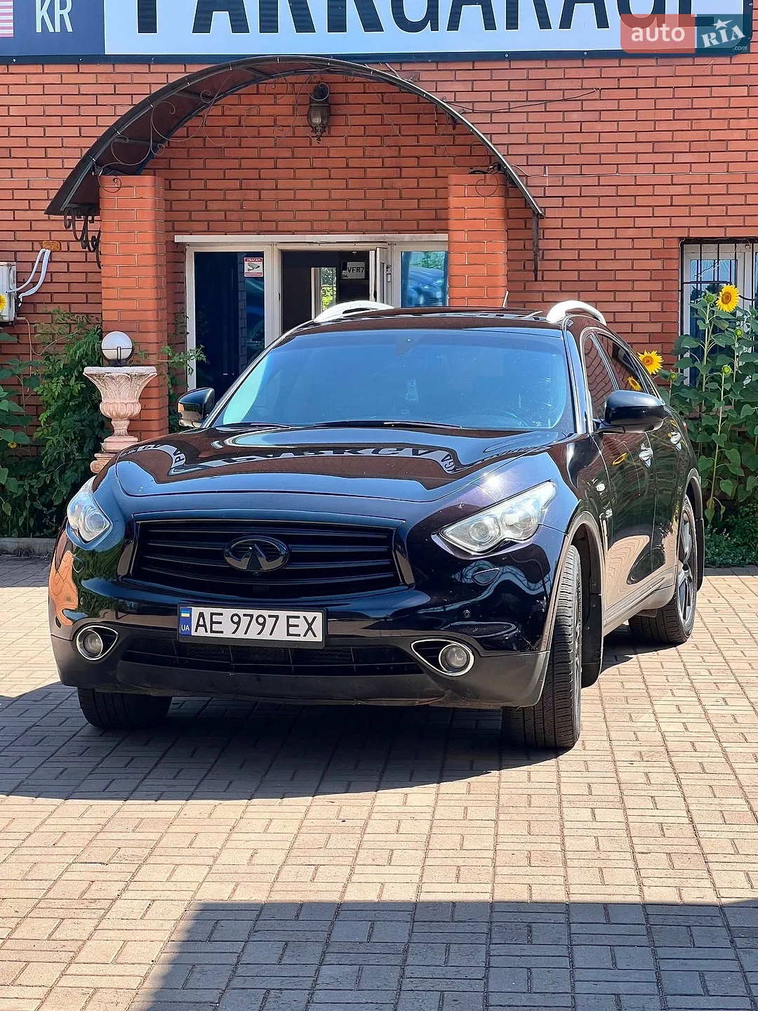Infiniti QX70, 2013