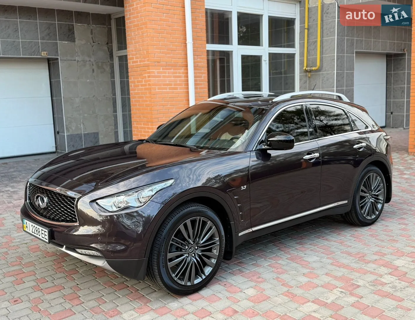 Infiniti QX70, 2016