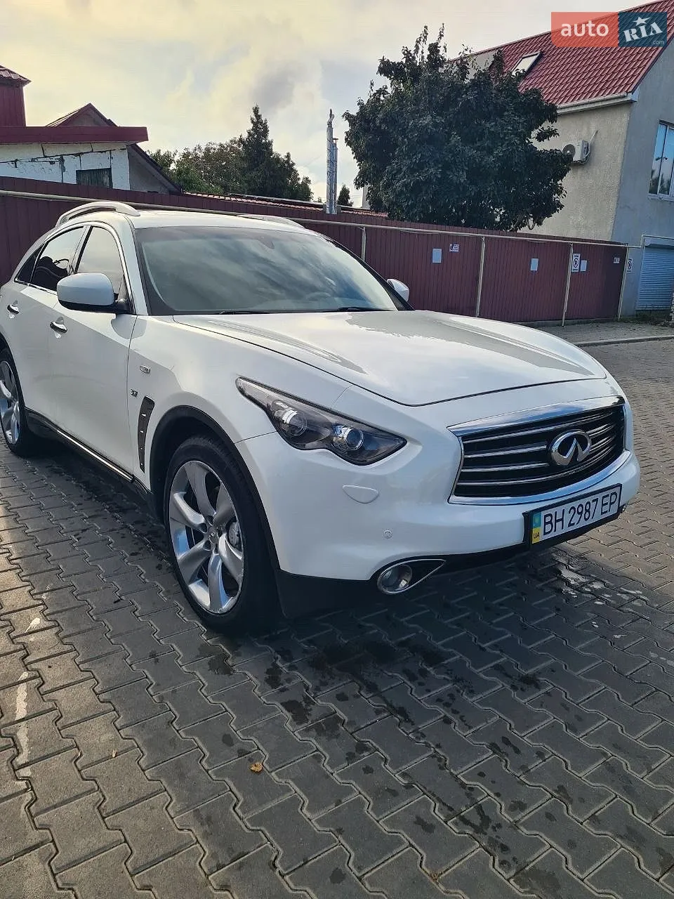 Infiniti QX70, 2013