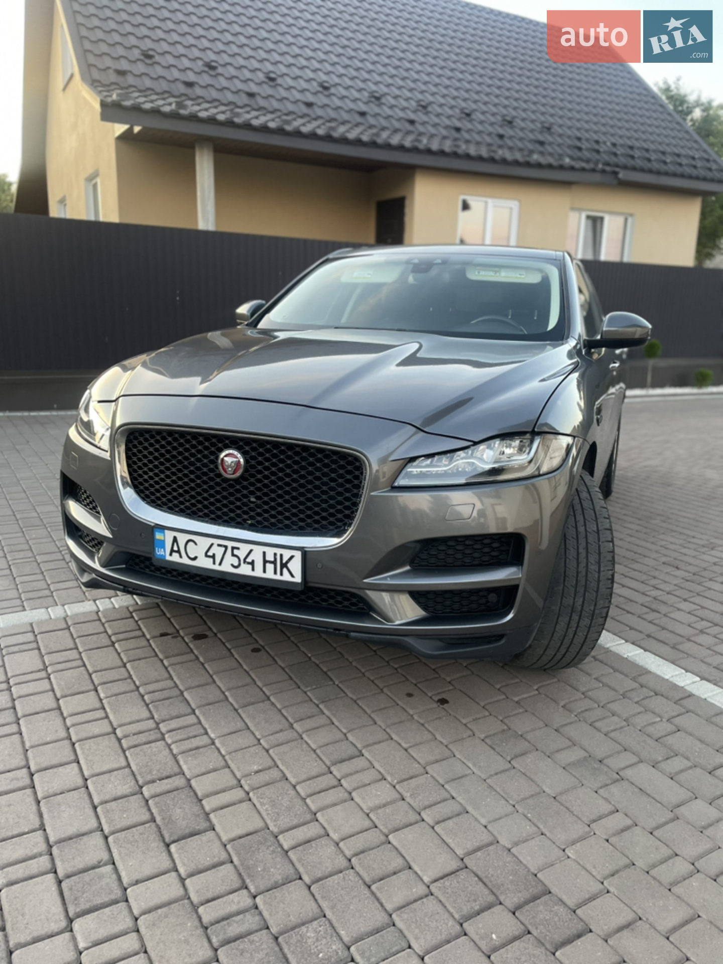 Jaguar F-Pace, 2016