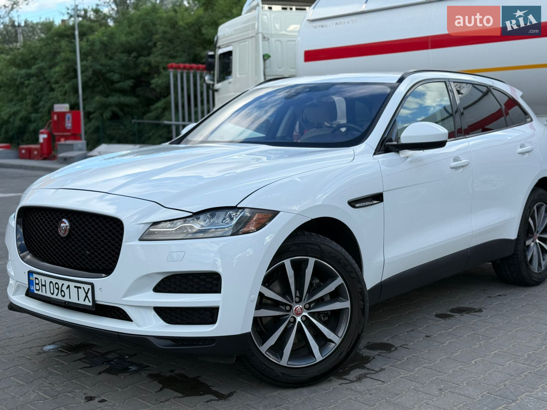 Jaguar F-Pace, 2016