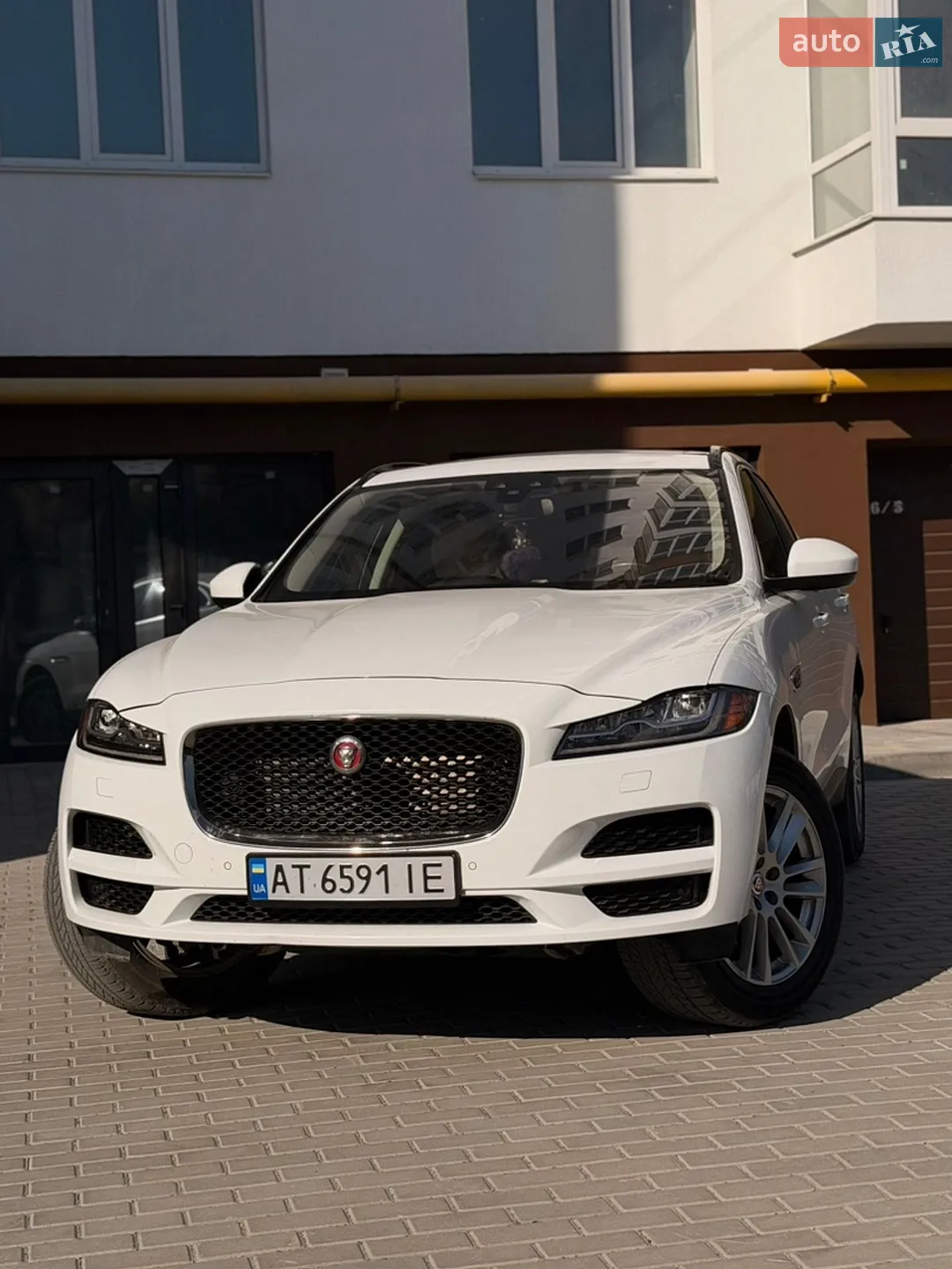 Jaguar F-Pace, 2016