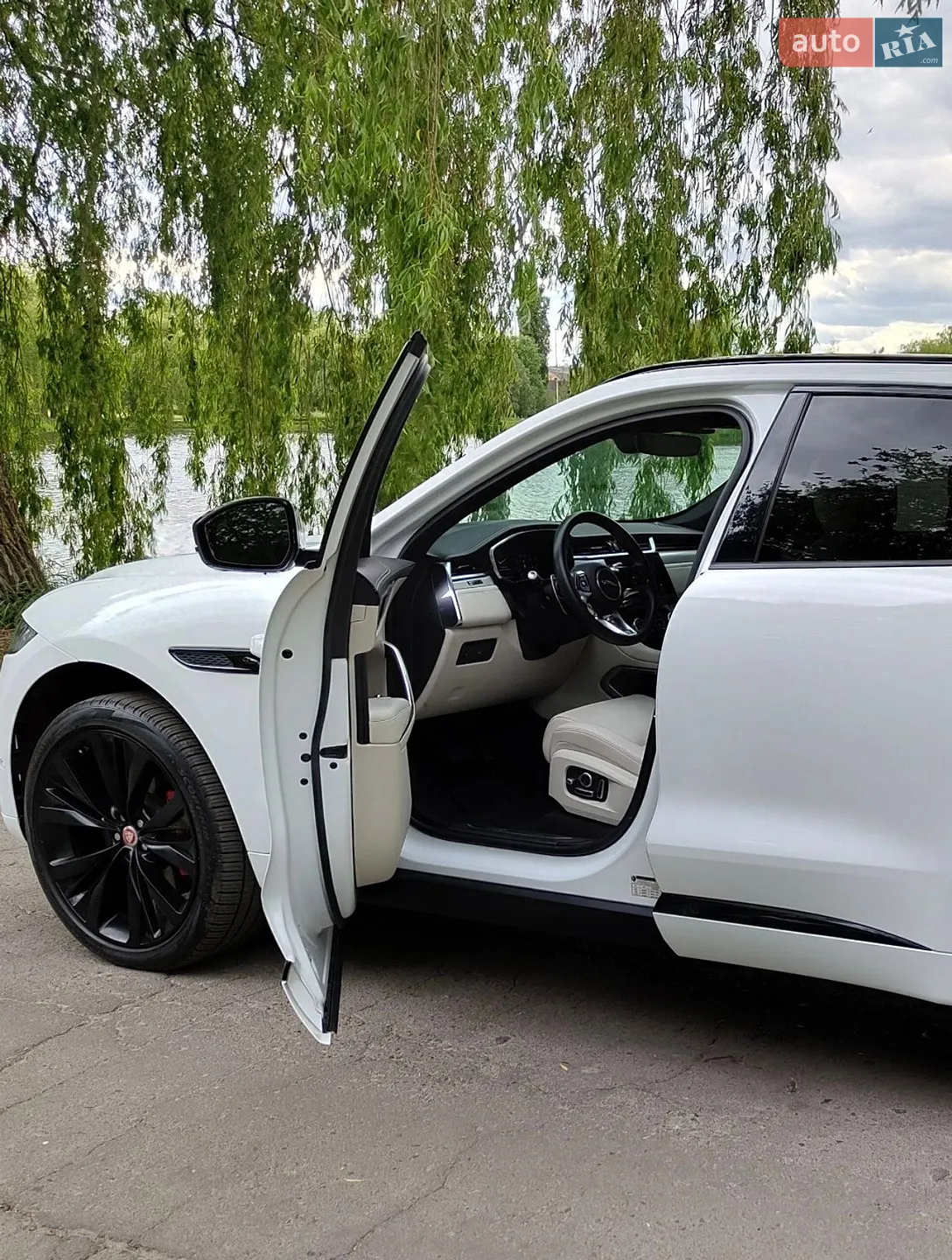Jaguar F-Pace, 2021