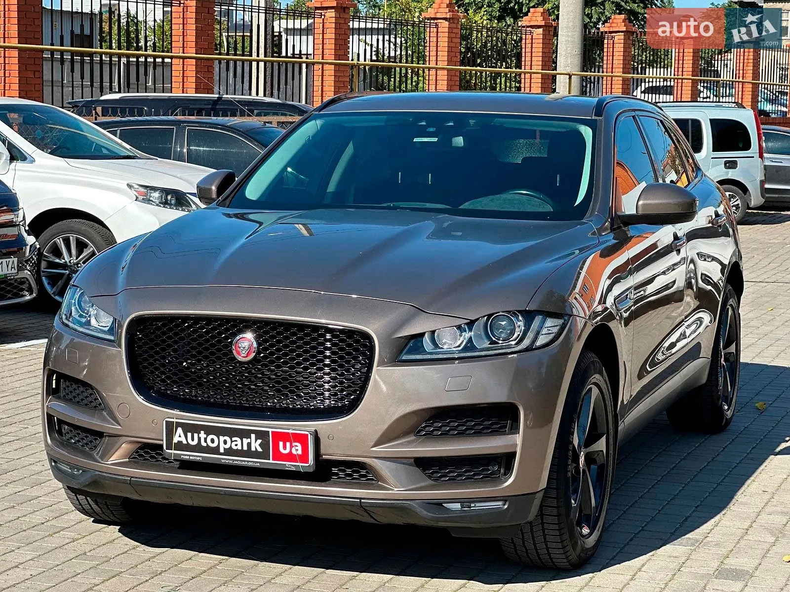 Jaguar F-Pace, 2016