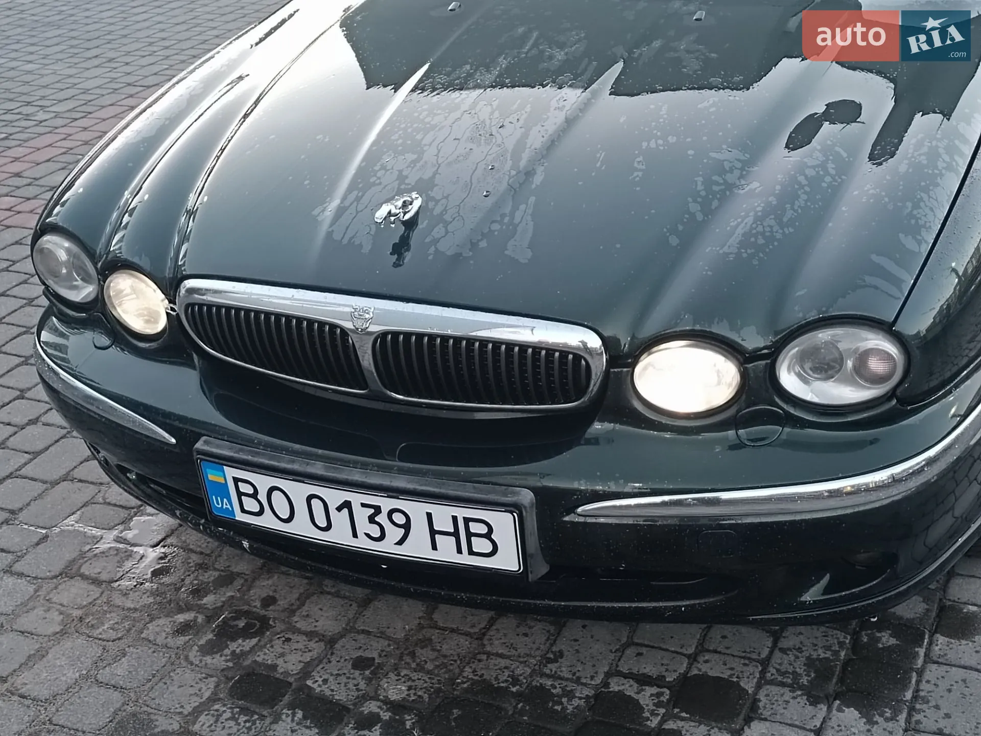 Jaguar X-Type, 2001