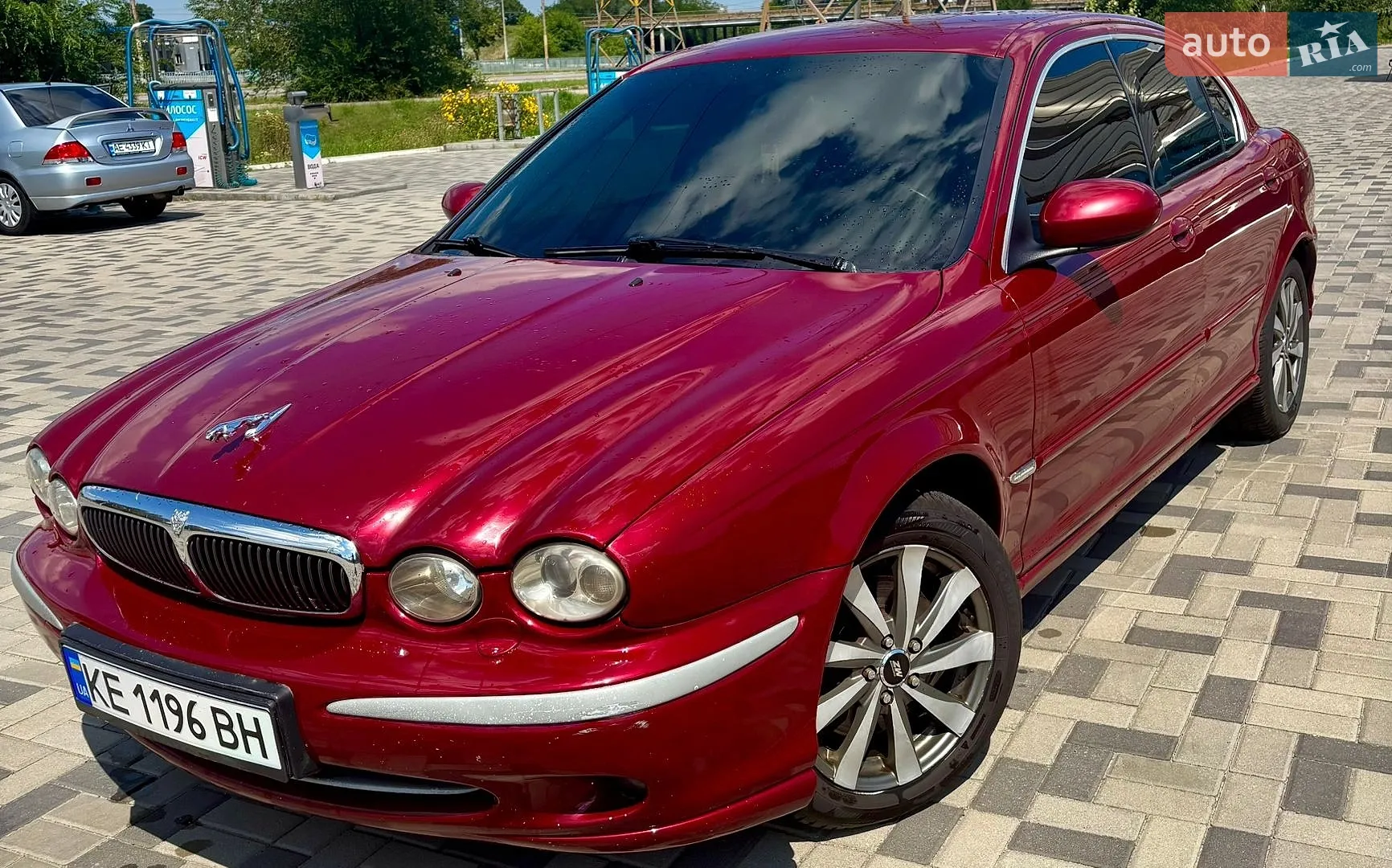 Jaguar X-Type, 2001