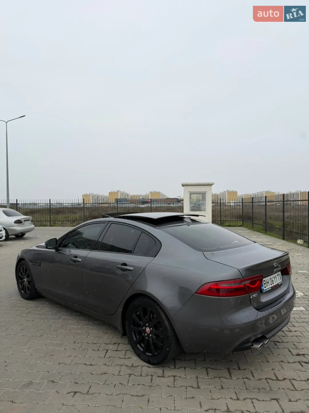 Jaguar XE, 2015