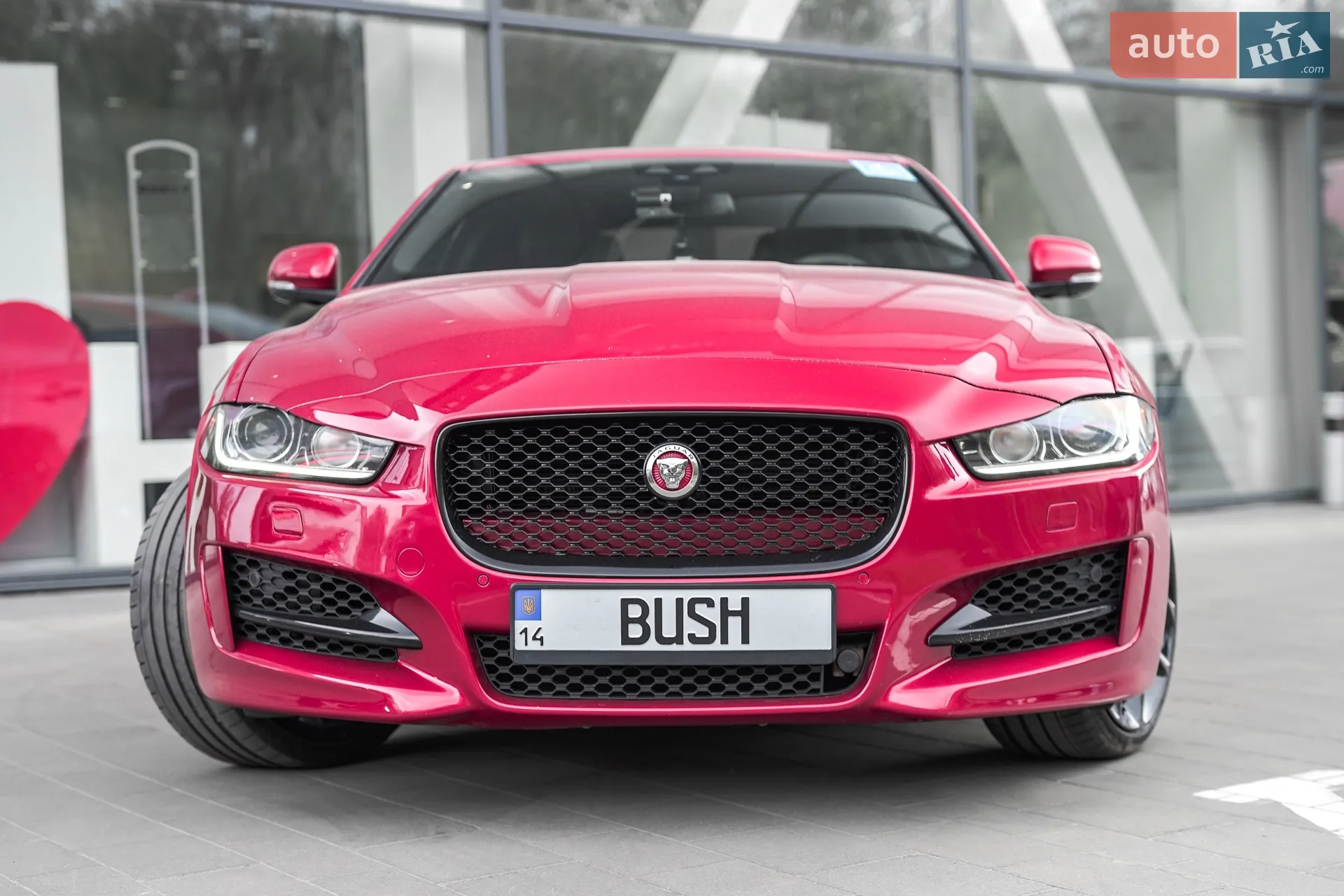 Jaguar XE, 2016