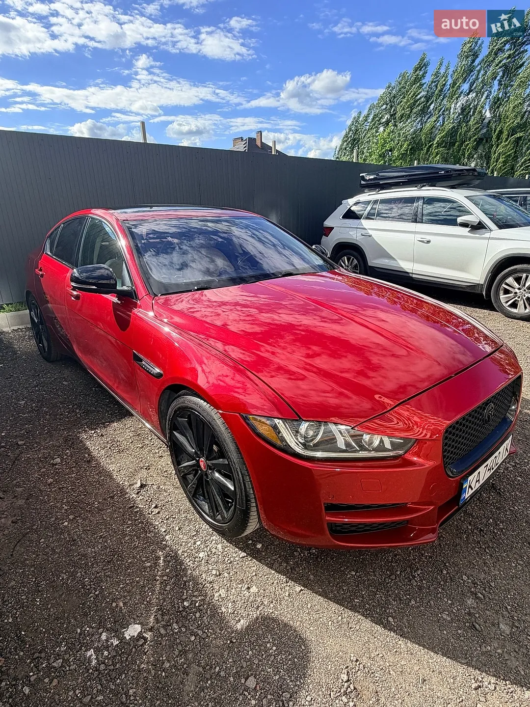 Jaguar XE, 2016