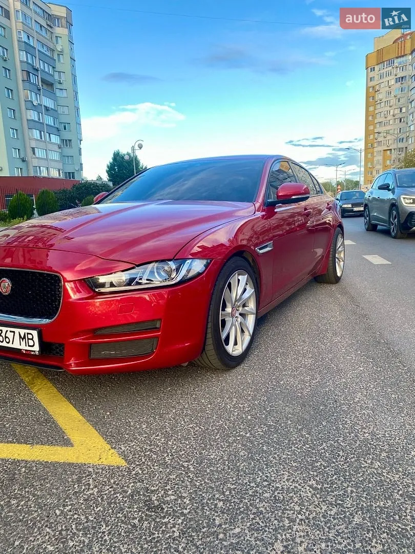 Jaguar XE, 2015