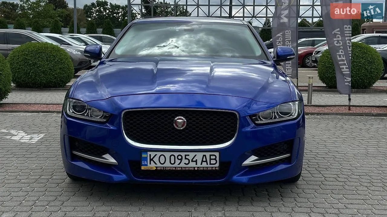 Jaguar XE, 2016