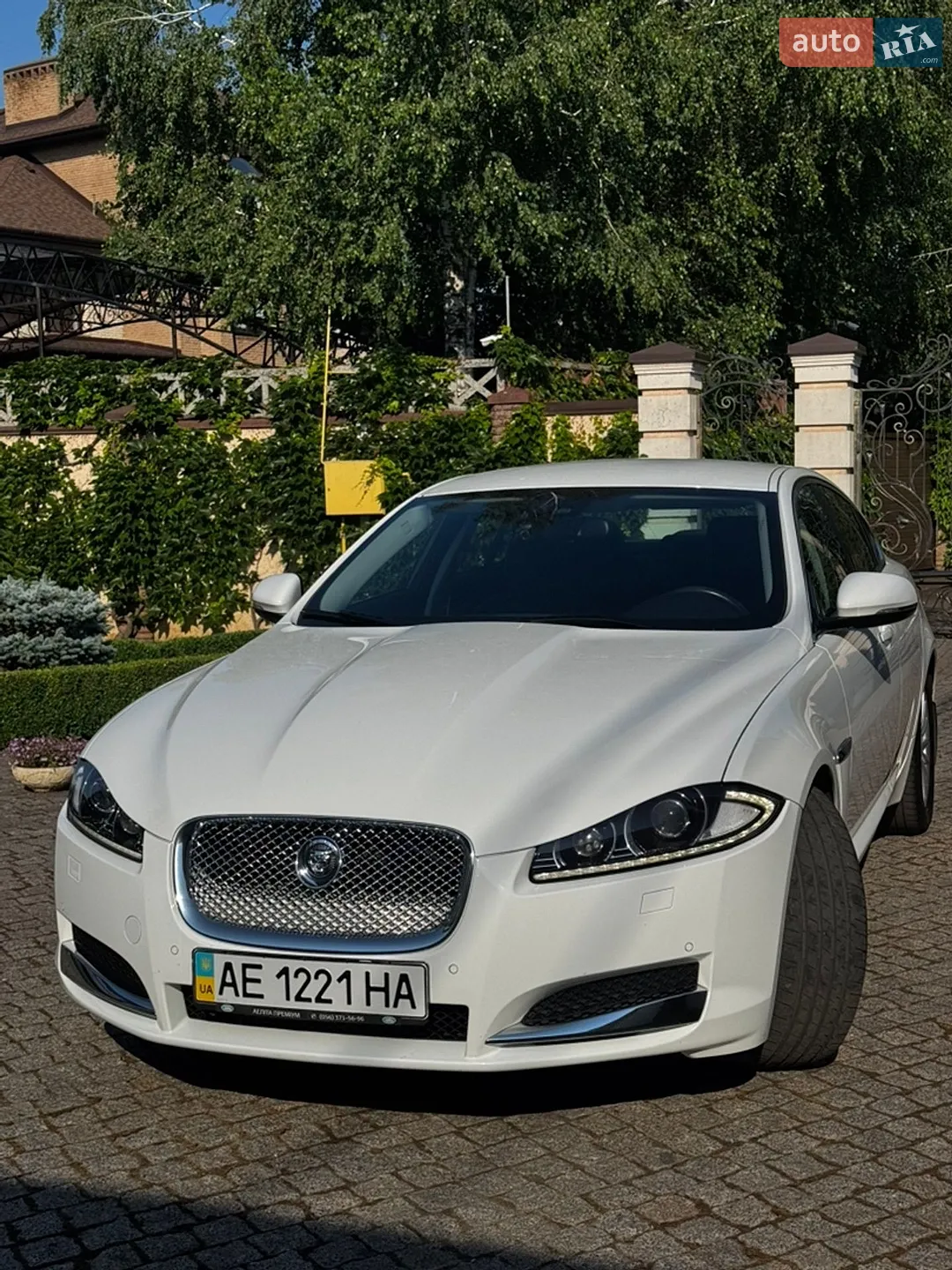 Jaguar XF, 2012