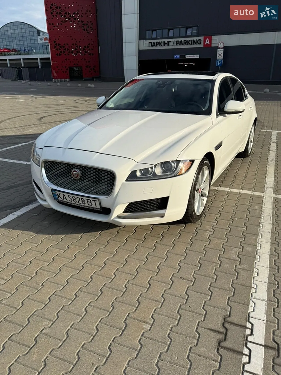 Jaguar XF, 2018