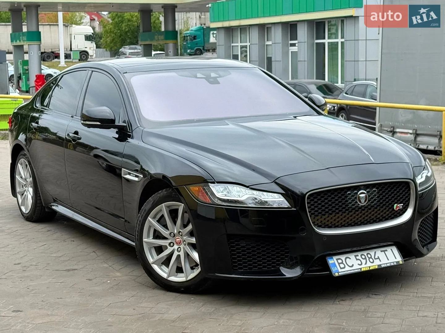 Jaguar XF, 2016