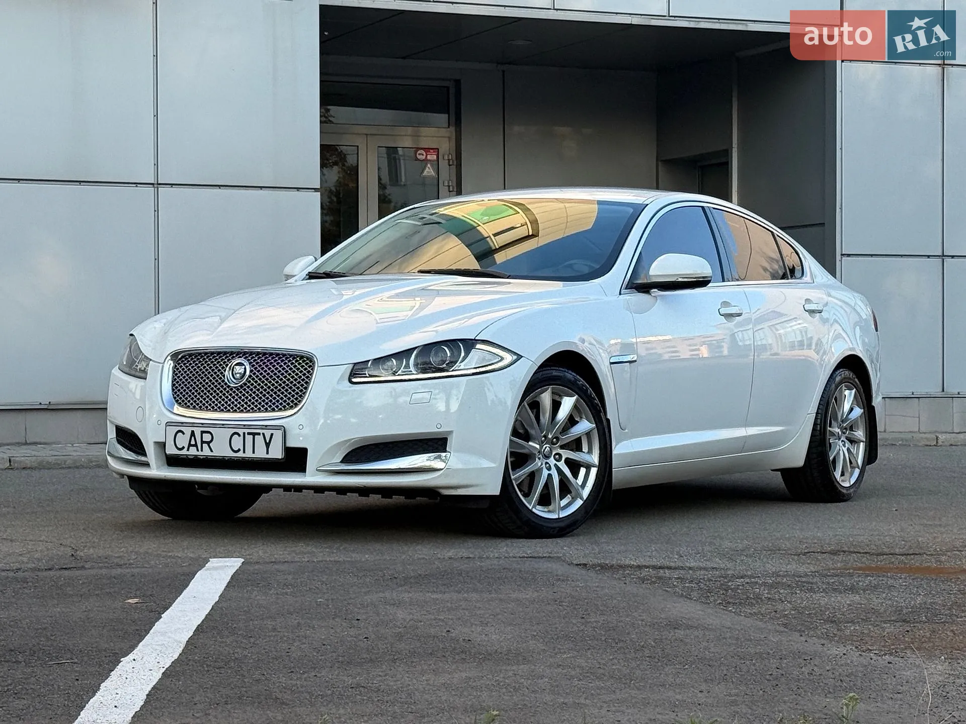 Jaguar XF, 2013