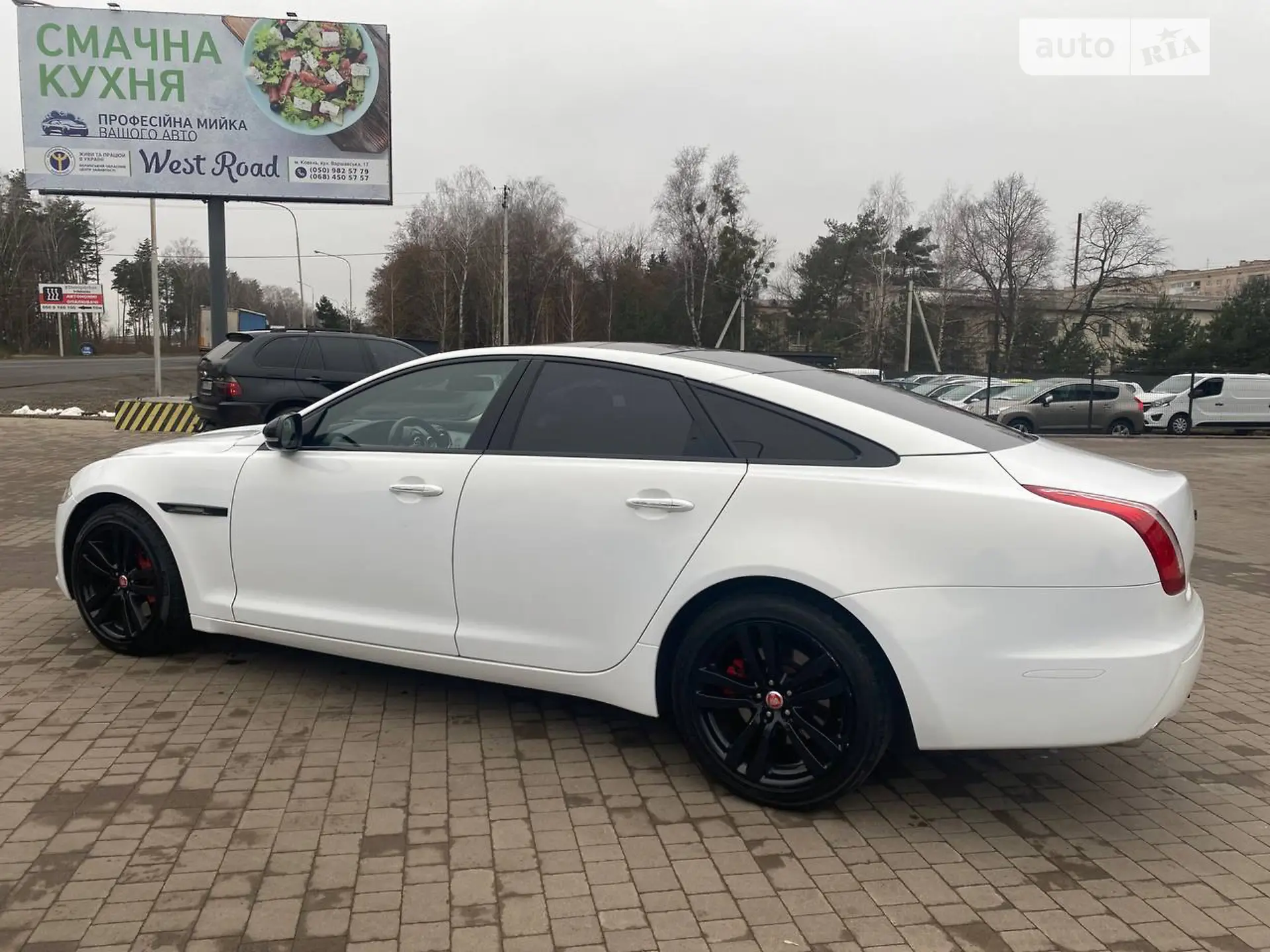Jaguar XJ, 2011