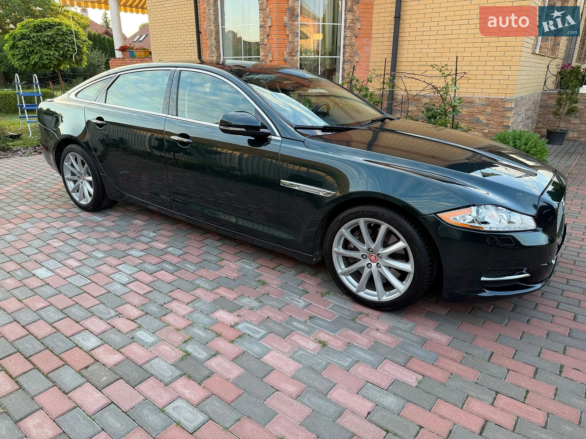 Jaguar XJ, 2015