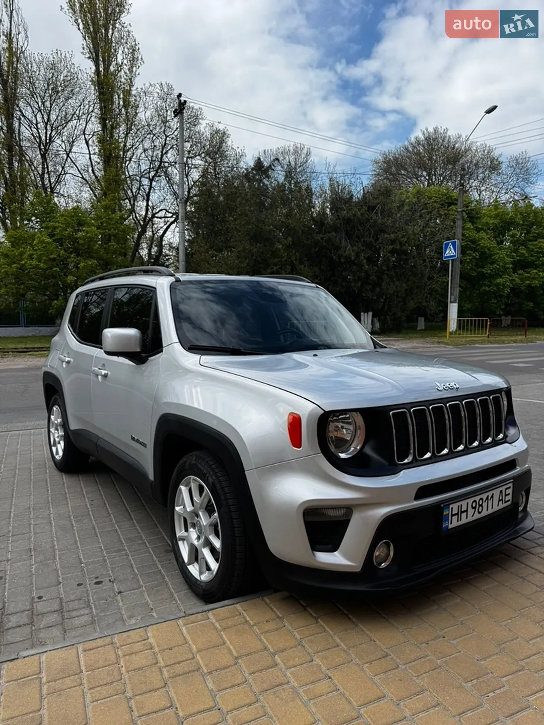 Jeep Renegade 2019 — 1