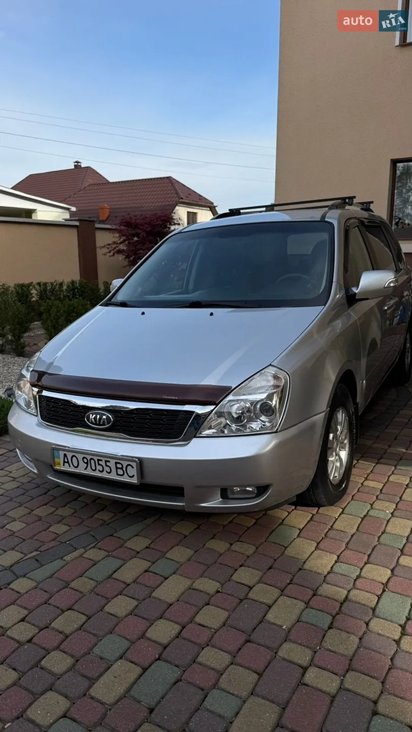 Kia Carnival, 2012