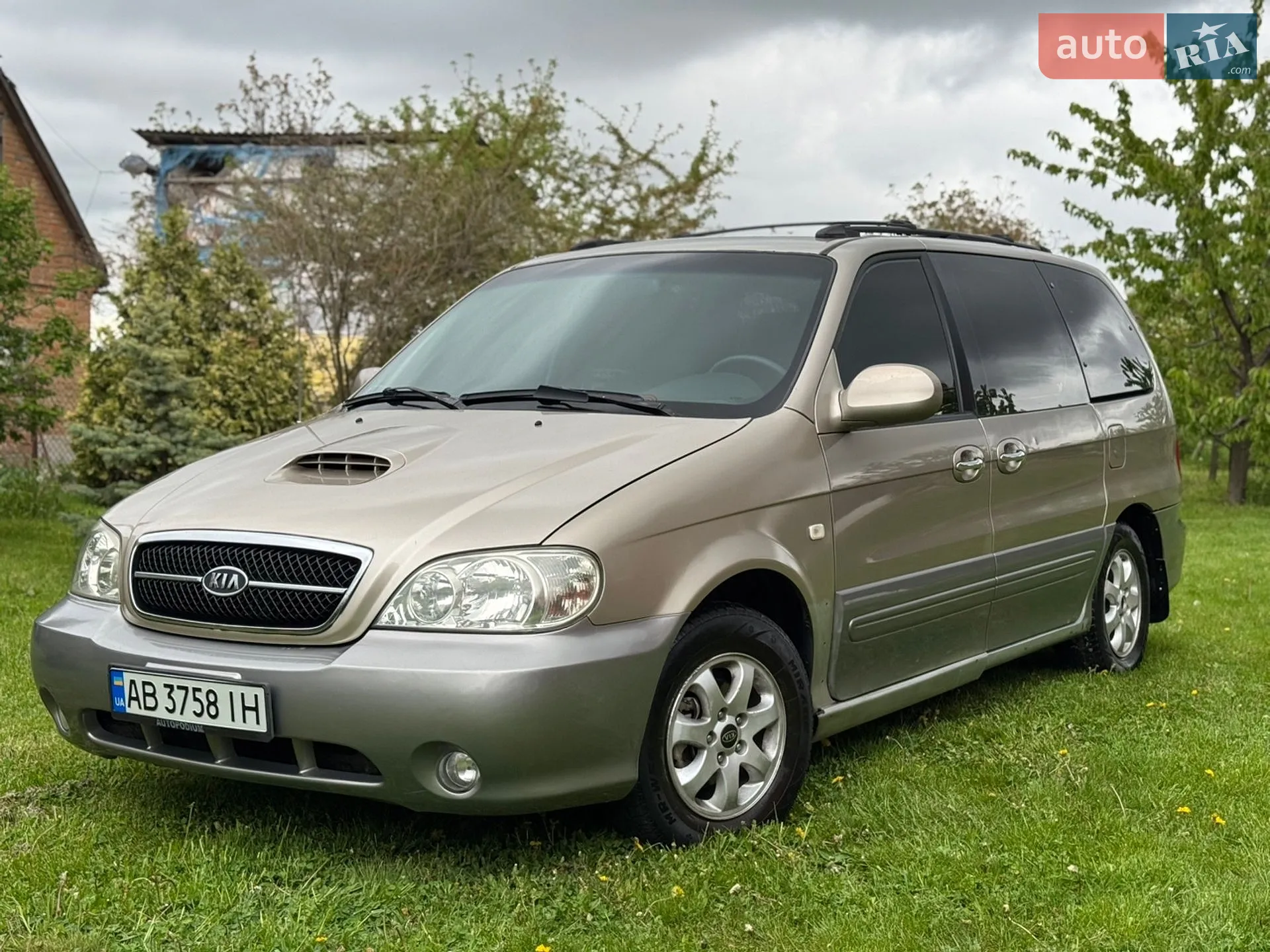Kia Carnival, 2004