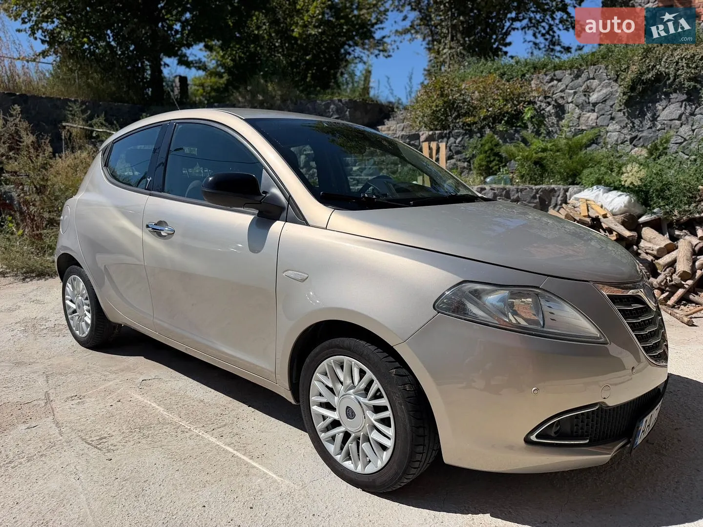 Lancia Ypsilon, 2012