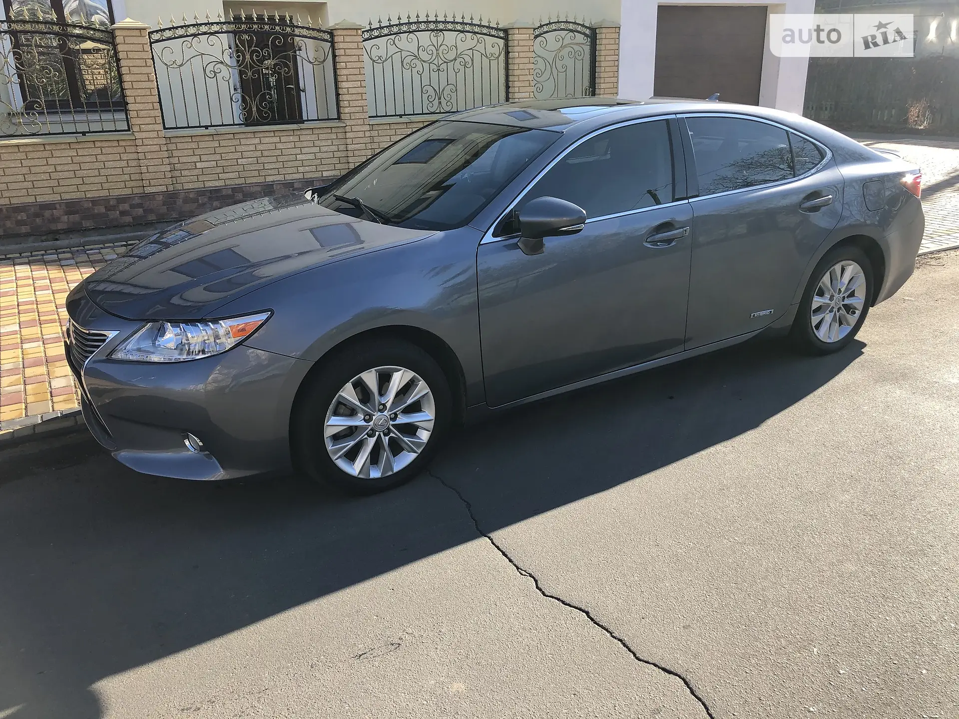 Lexus ES, 2012