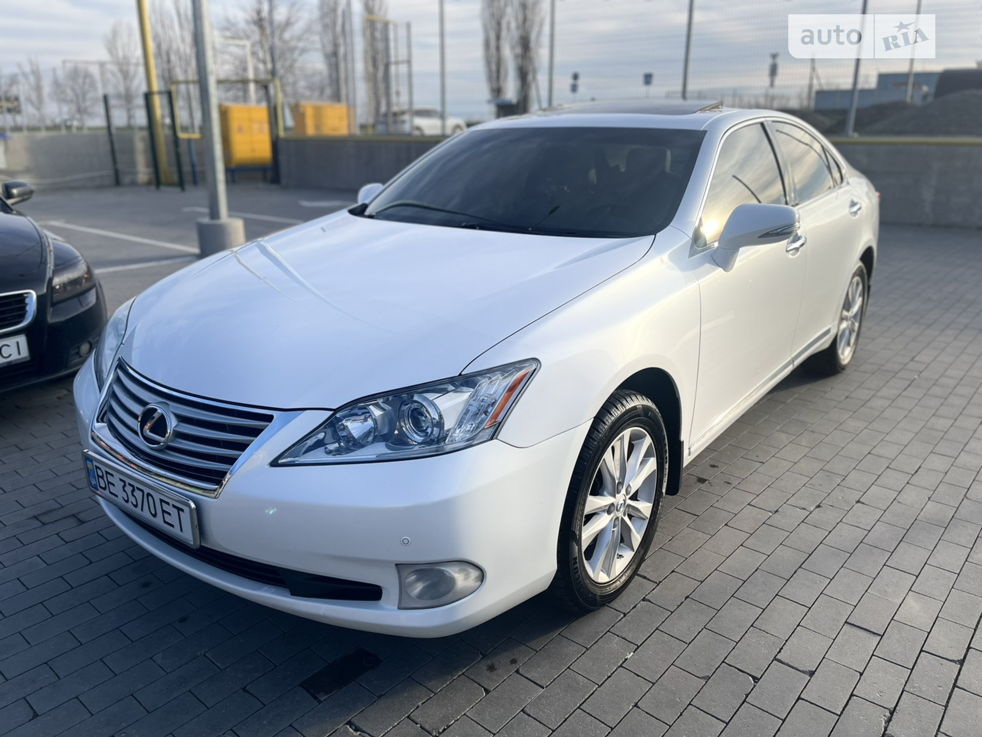 Lexus ES, 2011