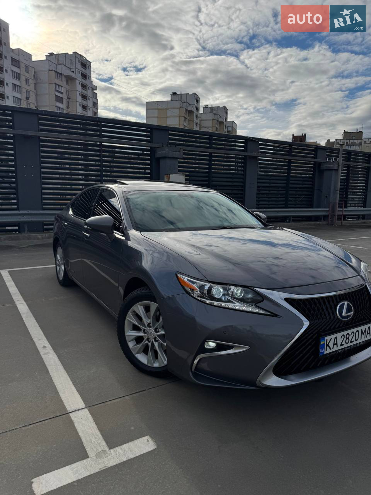 Lexus ES, 2014