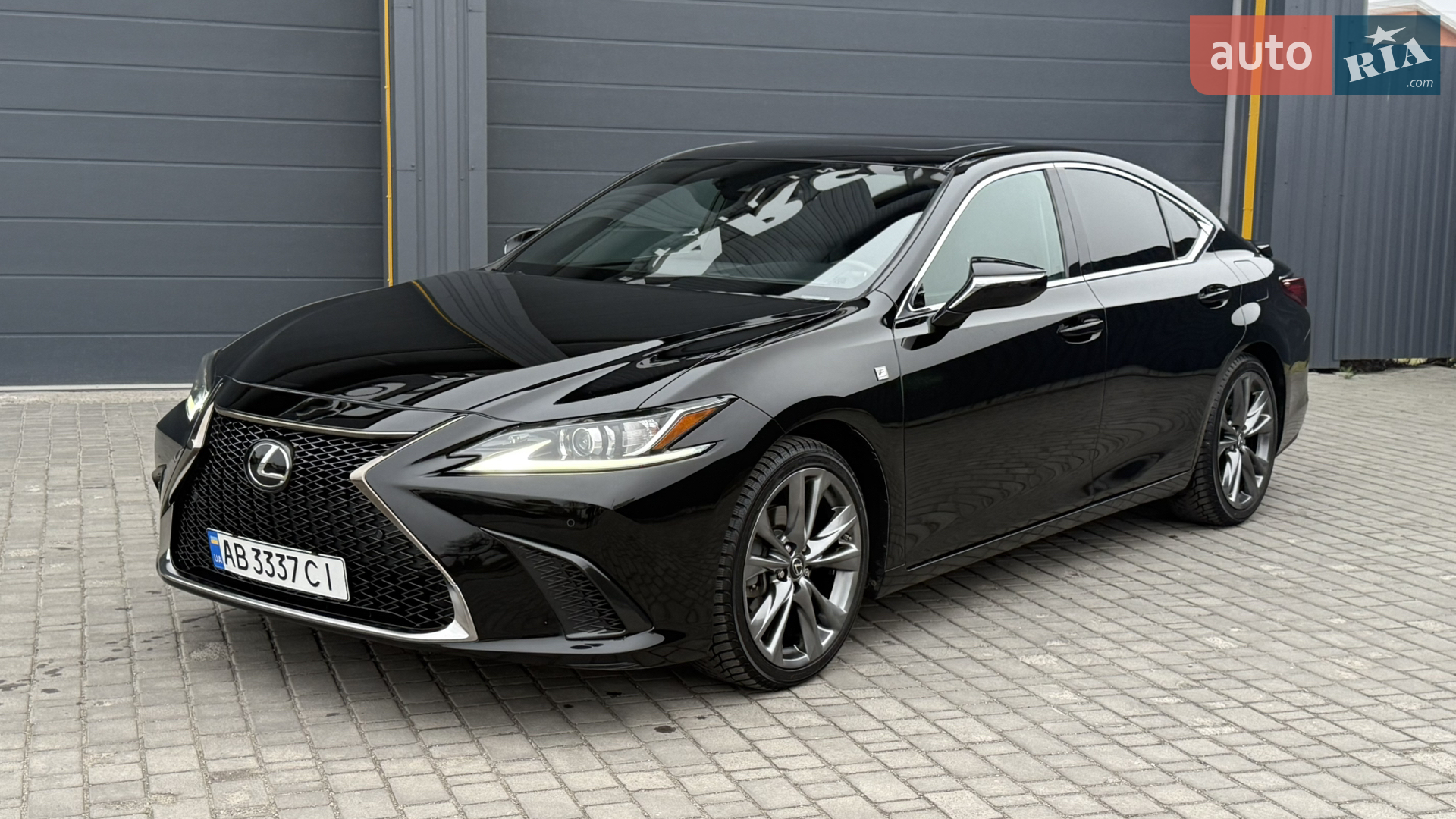 Lexus ES, 2019