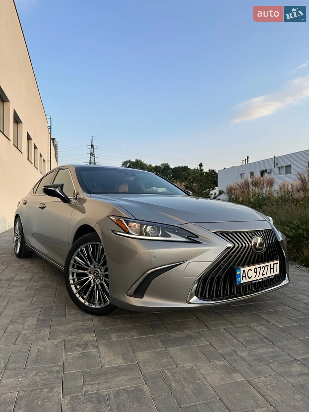 Lexus ES, 2021